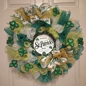 St. Patrick's Day Wreath , Great For Door Or Wall , Shamrock Decoration